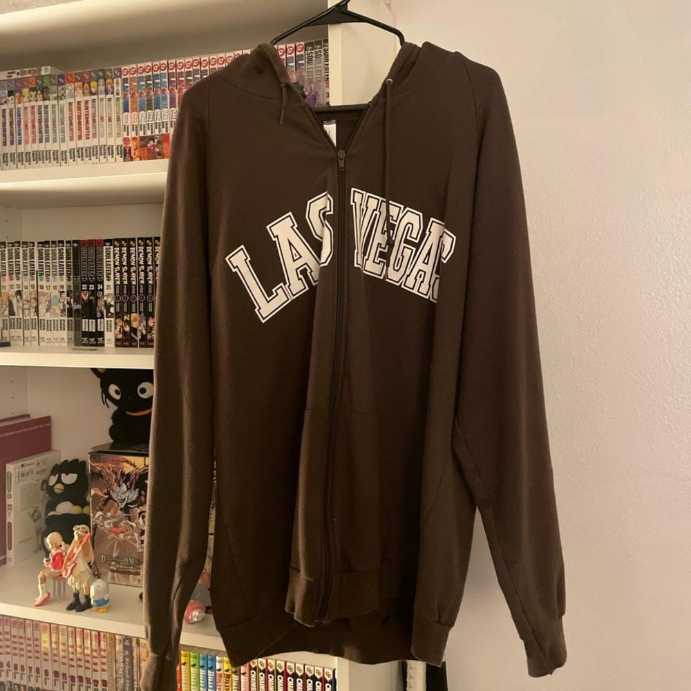 borwn zip up jacket